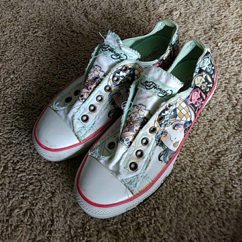 Converse style shoe